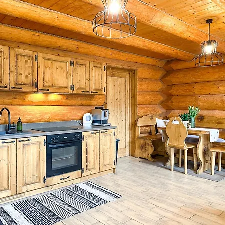 Medved, Vlk, Liska Zrubova Rozpravka Nad Rybnikom Kostolna Ves Exterior photo